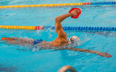 8 RAZONES POR LAS QUE DEBES NADAR