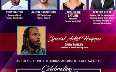 WALTER KOLM MANAGER DE CARLOS VIVES Y MALUMA RECIBE PREMIO DE PAZ