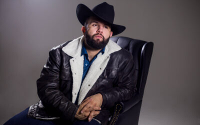 CARIN LEÓN ESTRENA ÁLBUM ‘ENCERRADOS PERO ENFIESTADOS’