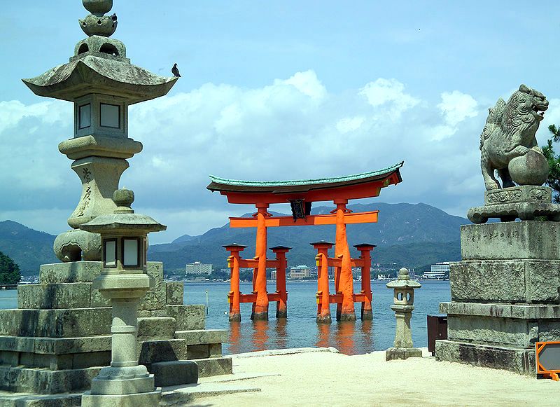 Santuario_de_Itsukushima.jpg
