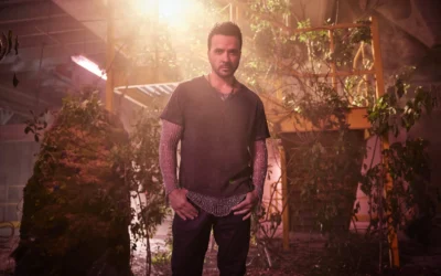 Luis Fonsi continúa  ‘El Viaje’ musical con el estreno de su sencillo ‘Santiago’