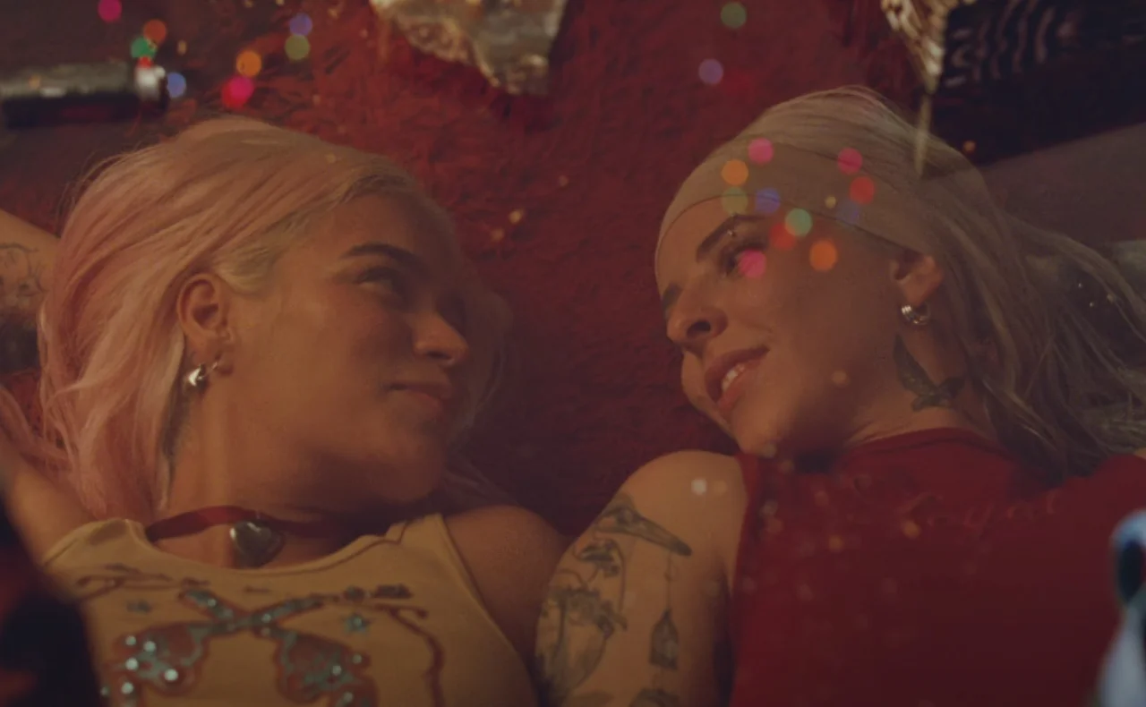 Karol g & tiësto estrenan nueva canción “contigo”