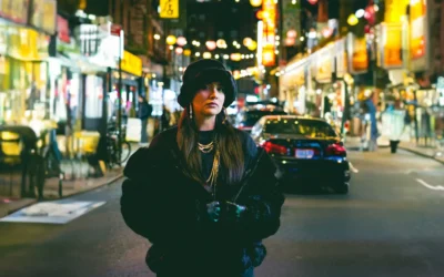 Mila Days sorprende con «Turismo»: un viaje sonoro entre el desamor y la ironía